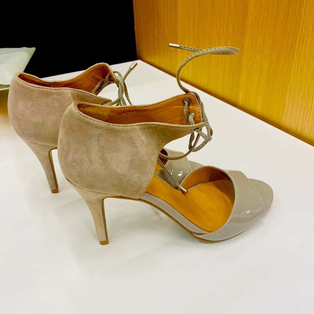 Gray Heels